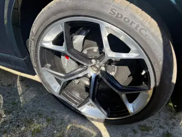Audi RSQ8 Performance