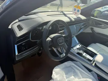Audi RSQ8 Performance