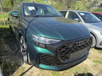 Audi RSQ8 Performance
