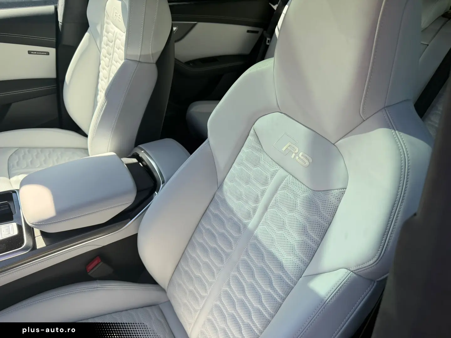 Audi RSQ8 Performance