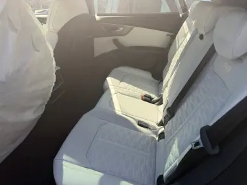 Audi RSQ8 Performance