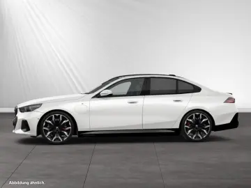 BMW 530e M Sport Pro AHK Pano 21 LMR B&W