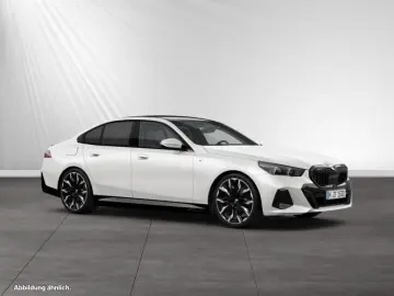 BMW 530e M Sport Pro AHK Pano 21 LMR B&W