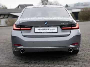 BMW 320e FACEL. NAVI HGSD KAMERA LED SHZ PDC MEMORY