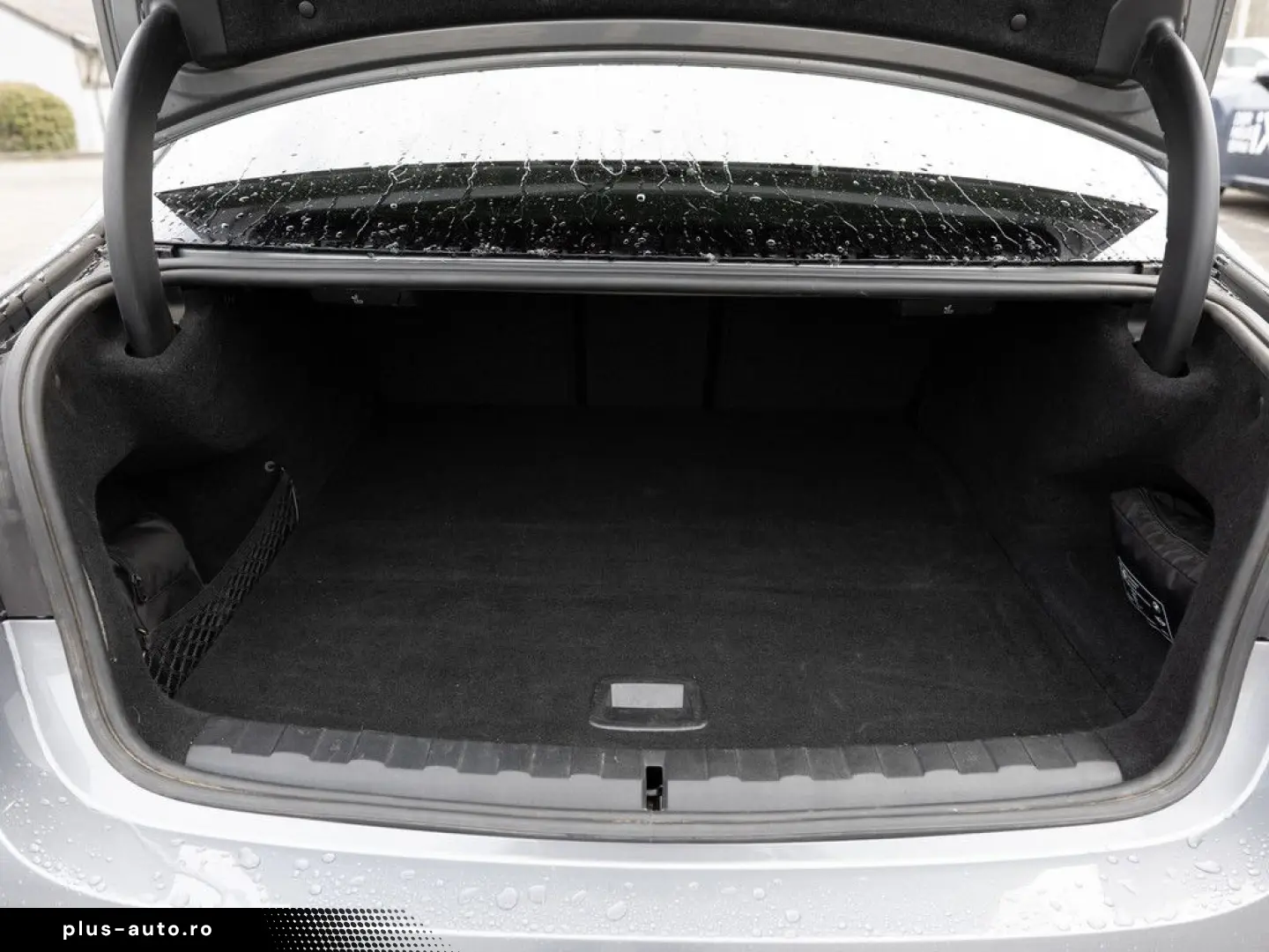 BMW 320e FACEL. NAVI HGSD KAMERA LED SHZ PDC MEMORY