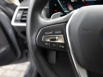 BMW 320e FACEL. NAVI HGSD KAMERA LED SHZ PDC MEMORY