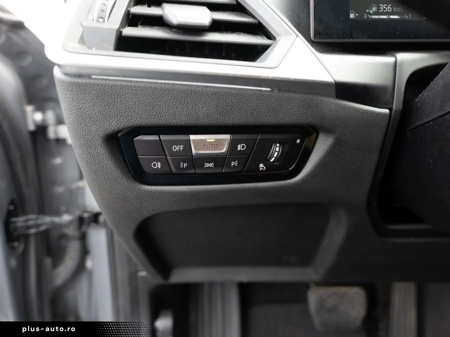 BMW 320e FACEL. NAVI HGSD KAMERA LED SHZ PDC MEMORY