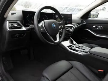 BMW 320e FACEL. NAVI HGSD KAMERA LED SHZ PDC MEMORY