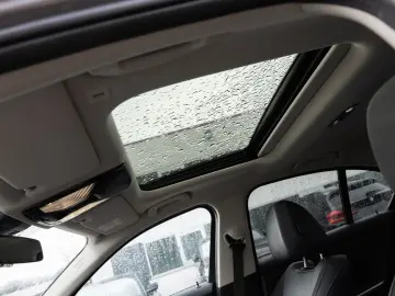 BMW 320e FACEL. NAVI HGSD KAMERA LED SHZ PDC MEMORY