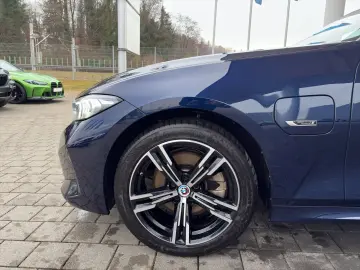 BMW 330e xDrive Limousine M Sport ACC LH Widscreen