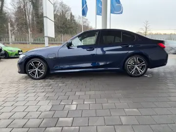 BMW 330e xDrive Limousine M Sport ACC LH Widscreen