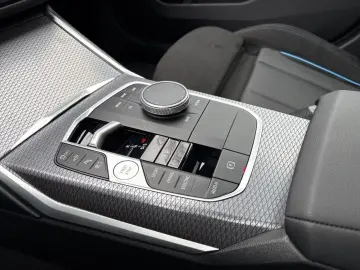 BMW 330e xDrive Lim M SPORT AdLED GSD 360  HUD HiFi