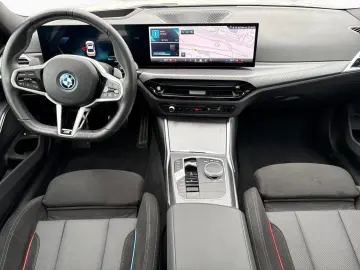 BMW 330e xDrive Lim M SPORT AdLED GSD 360  HUD HiFi