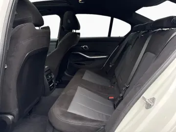 BMW 330e xDrive Lim M SPORT AdLED GSD 360  HUD HiFi