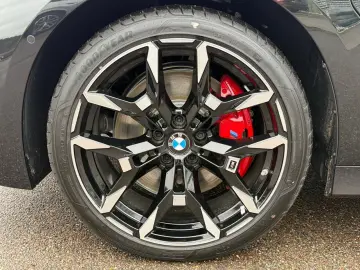 BMW 330e xDrive M Sport Pro LED Inno Paket 19