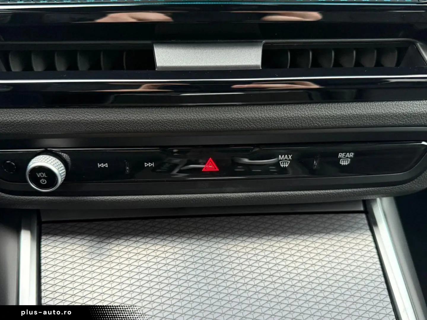 BMW 330e xDrive M Sport Pro LED Inno Paket 19