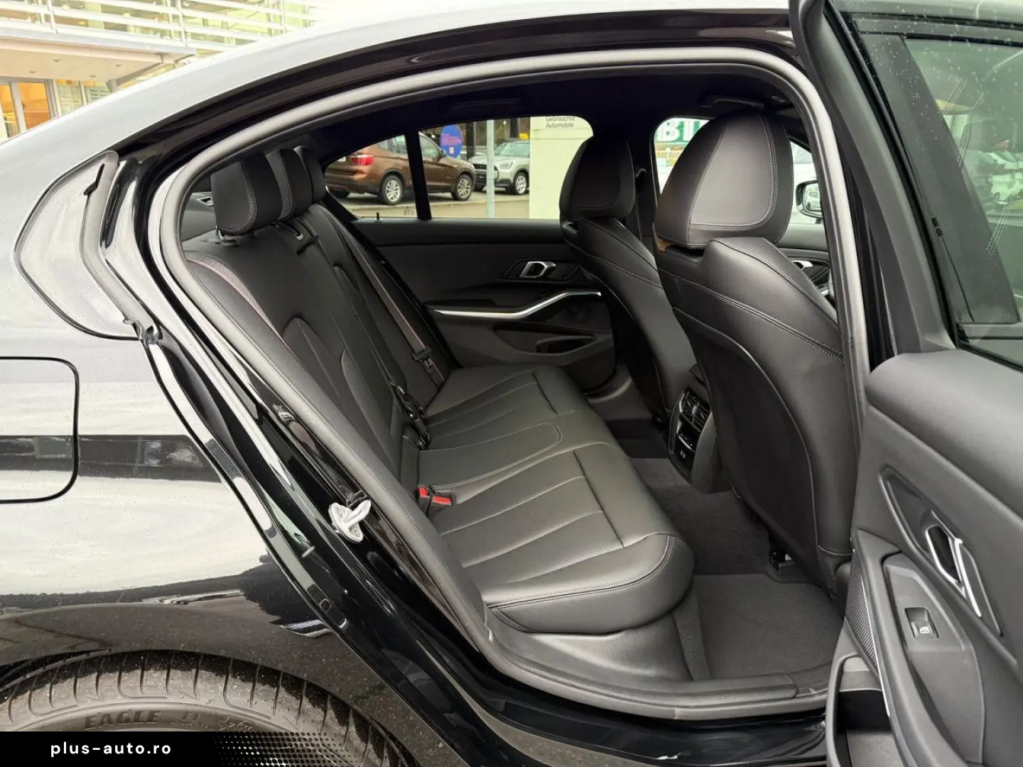 BMW 330e xDrive M Sport Pro LED Inno Paket 19