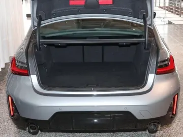 BMW 330e Limo M Sport 18Zoll Adp.LED LivCockp.Prof.