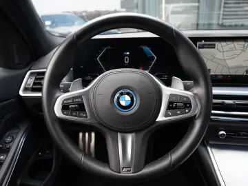 BMW 330e Limo M Sport Widescreen Navi LED HiFi