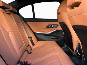 BMW 330e Lim. M Sport AHK GSD RFK HiFi DA Sportpaket