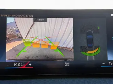 BMW 330e Lim. M Sport AHK GSD RFK HiFi DA Sportpaket