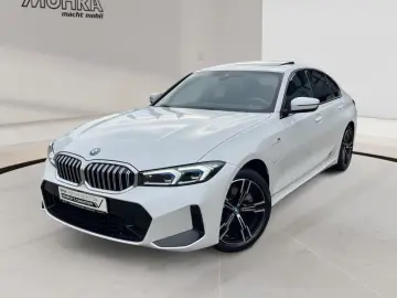BMW 330e xDrive Limousine M Sportpaket 18  Schiebeda