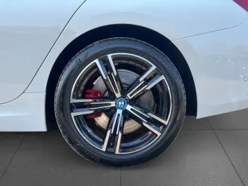 BMW 330e M SPORT PRO LivePr GSD AHK Lea.o.Anz.469 -