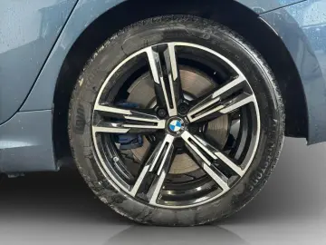 BMW 330e Lim. M Sport Navi.LED.360 .KomfZg.Glasdach