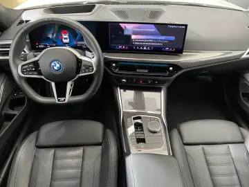 BMW 330e Limousine M Sport AHK Harman K Kamera LED