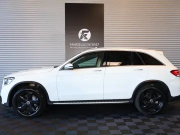 MERCEDES-BENZ GLC 300 4MATIC RÜCKFAHRKAMERA CARPLAY LED
