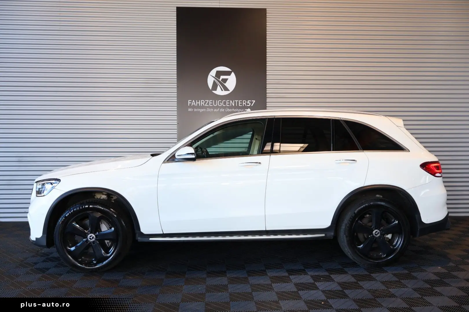 MERCEDES-BENZ GLC 300 4MATIC RÜCKFAHRKAMERA CARPLAY LED