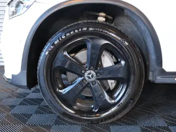 MERCEDES-BENZ GLC 300 4MATIC RÜCKFAHRKAMERA CARPLAY LED