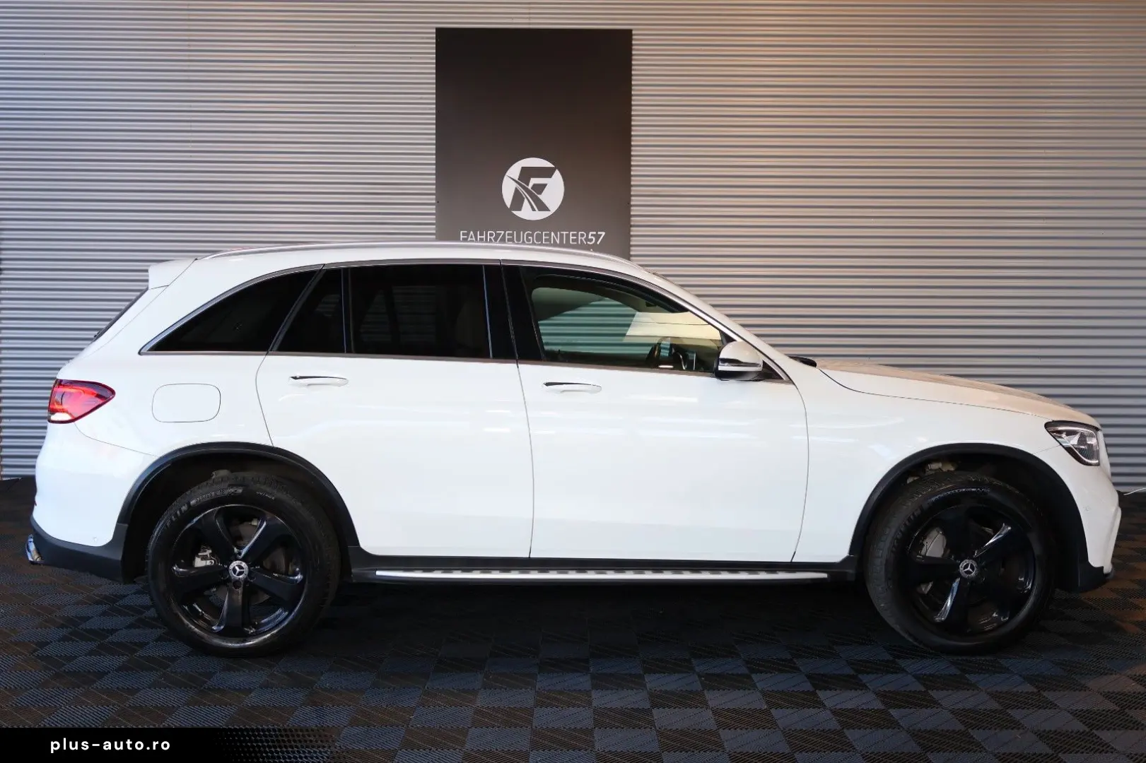 MERCEDES-BENZ GLC 300 4MATIC RÜCKFAHRKAMERA CARPLAY LED