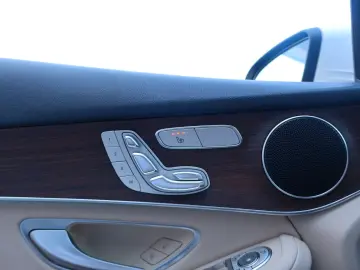 MERCEDES-BENZ GLC 300 4MATIC RÜCKFAHRKAMERA CARPLAY LED