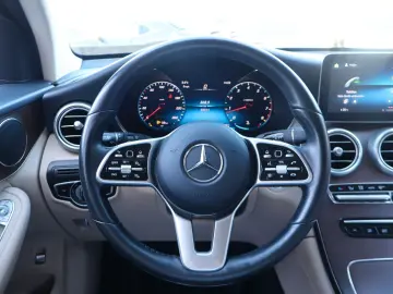 MERCEDES-BENZ GLC 300 4MATIC RÜCKFAHRKAMERA CARPLAY LED
