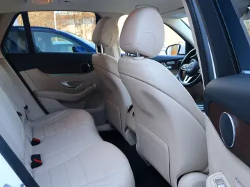 MERCEDES-BENZ GLC 300 4MATIC RÜCKFAHRKAMERA CARPLAY LED