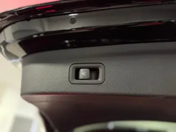 MERCEDES-BENZ GLE 350 e 4MATIC  PANO DIST 360 LEDER-BEIGE