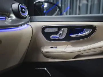 MERCEDES-BENZ V 300d 4MATIC EXCLUSIVE Extralang Luxussitze