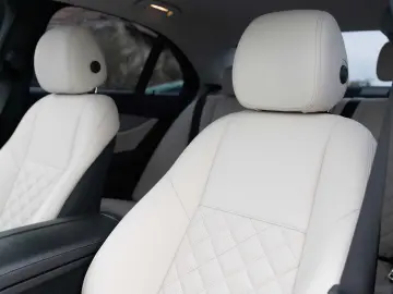 Mercedes-Benz E 300 de 4Matic 9G-TRONIC Avantgarde