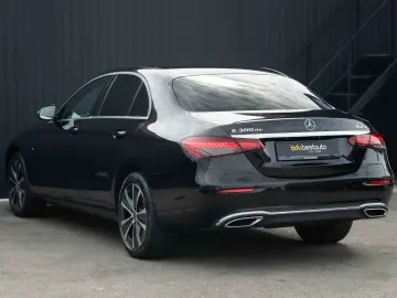 Mercedes-Benz E 300 de 4Matic 9G-TRONIC Avantgarde