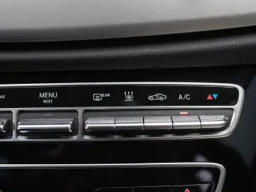 Mercedes-Benz E 300 de 4Matic 9G-TRONIC Avantgarde