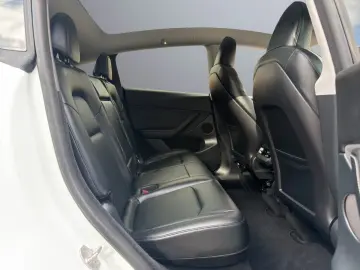 TESLA Model Y Long Range Dual AWD