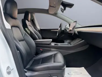TESLA Model Y Long Range Dual AWD
