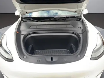 TESLA Model Y Long Range Dual AWD