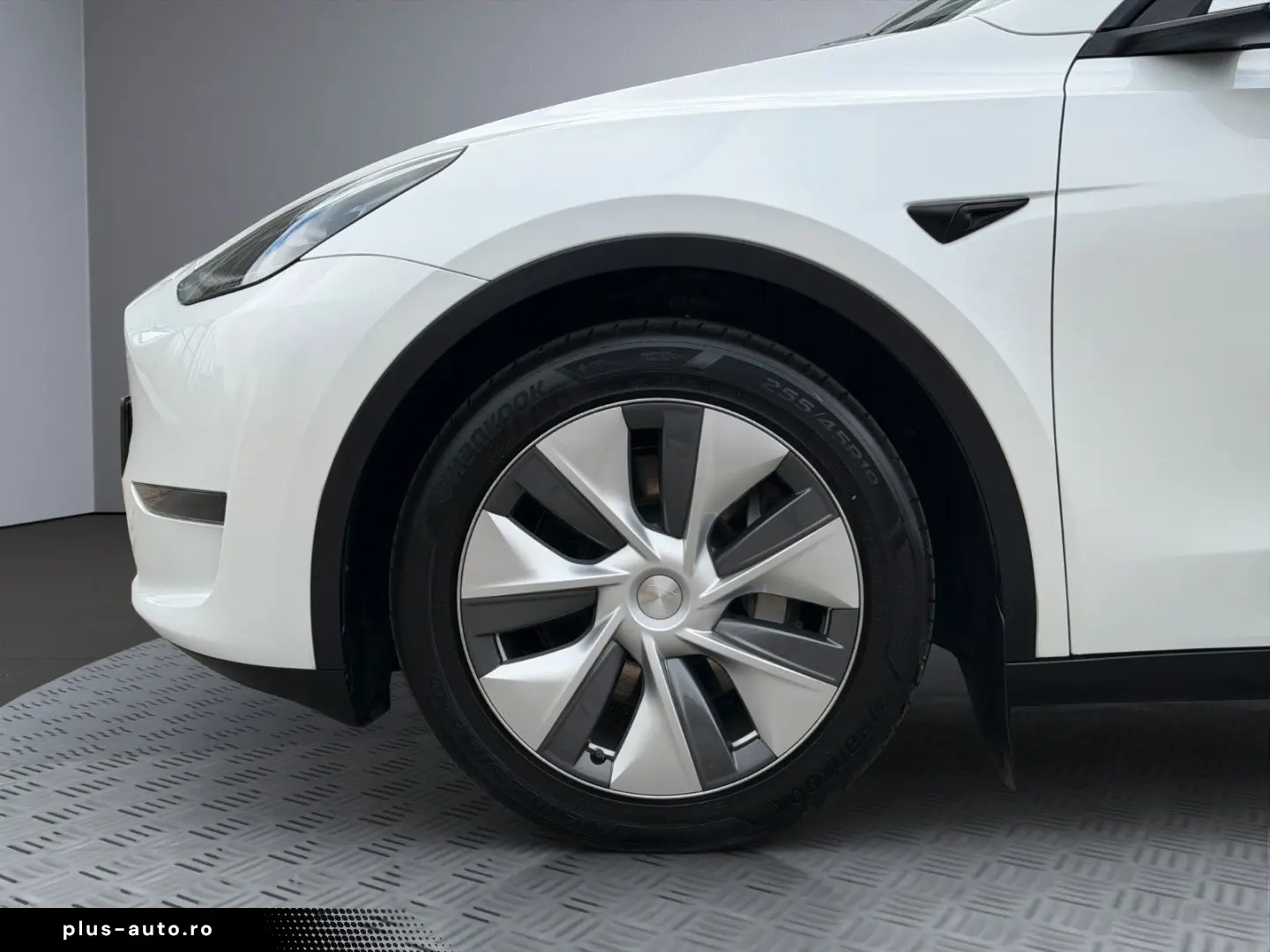 TESLA Model Y Long Range Dual AWD