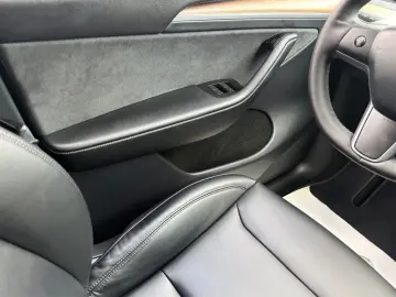TESLA Model Y Long Range Dual AWD