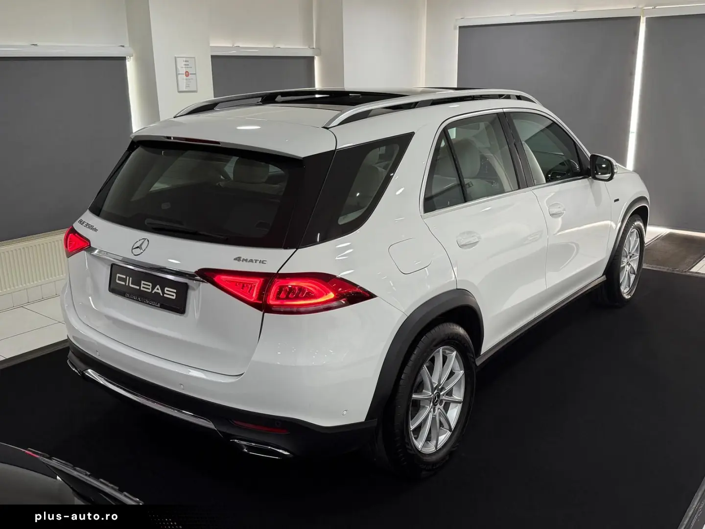 MERCEDES-BENZ GLE 350 de 4M PANO 360 BURM LEDER-BEIGE