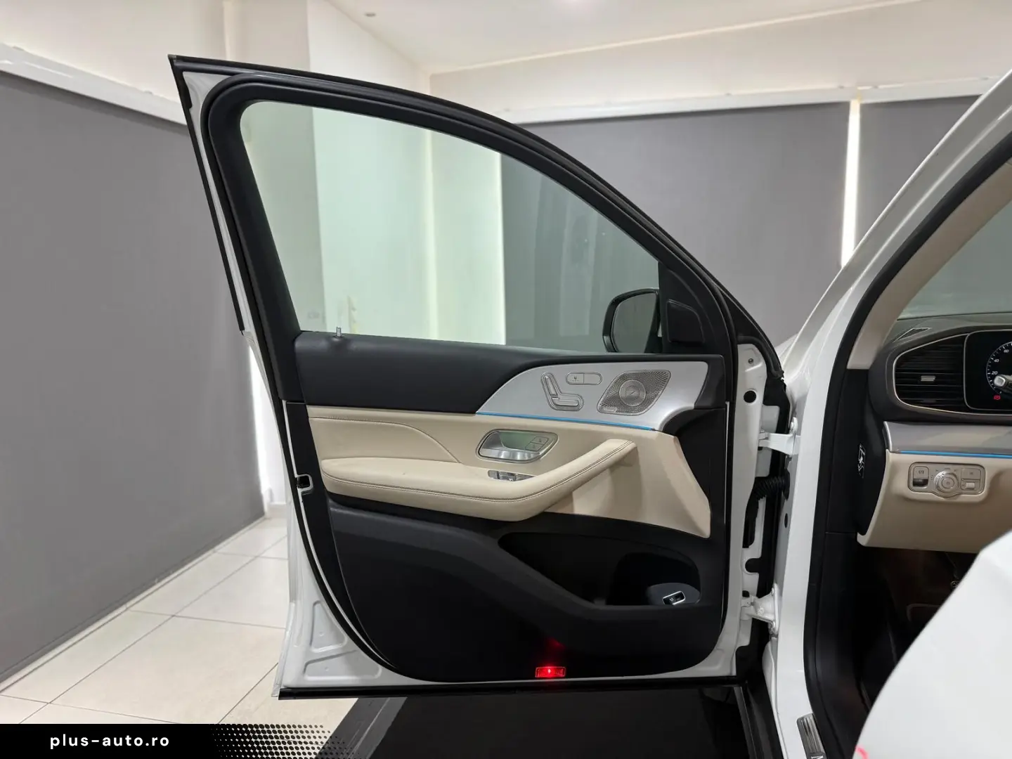 MERCEDES-BENZ GLE 350 de 4M PANO 360 BURM LEDER-BEIGE