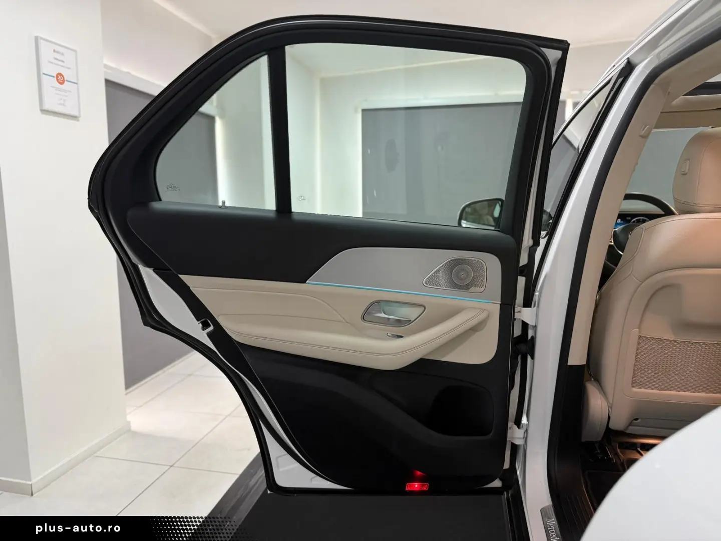 MERCEDES-BENZ GLE 350 de 4M PANO 360 BURM LEDER-BEIGE