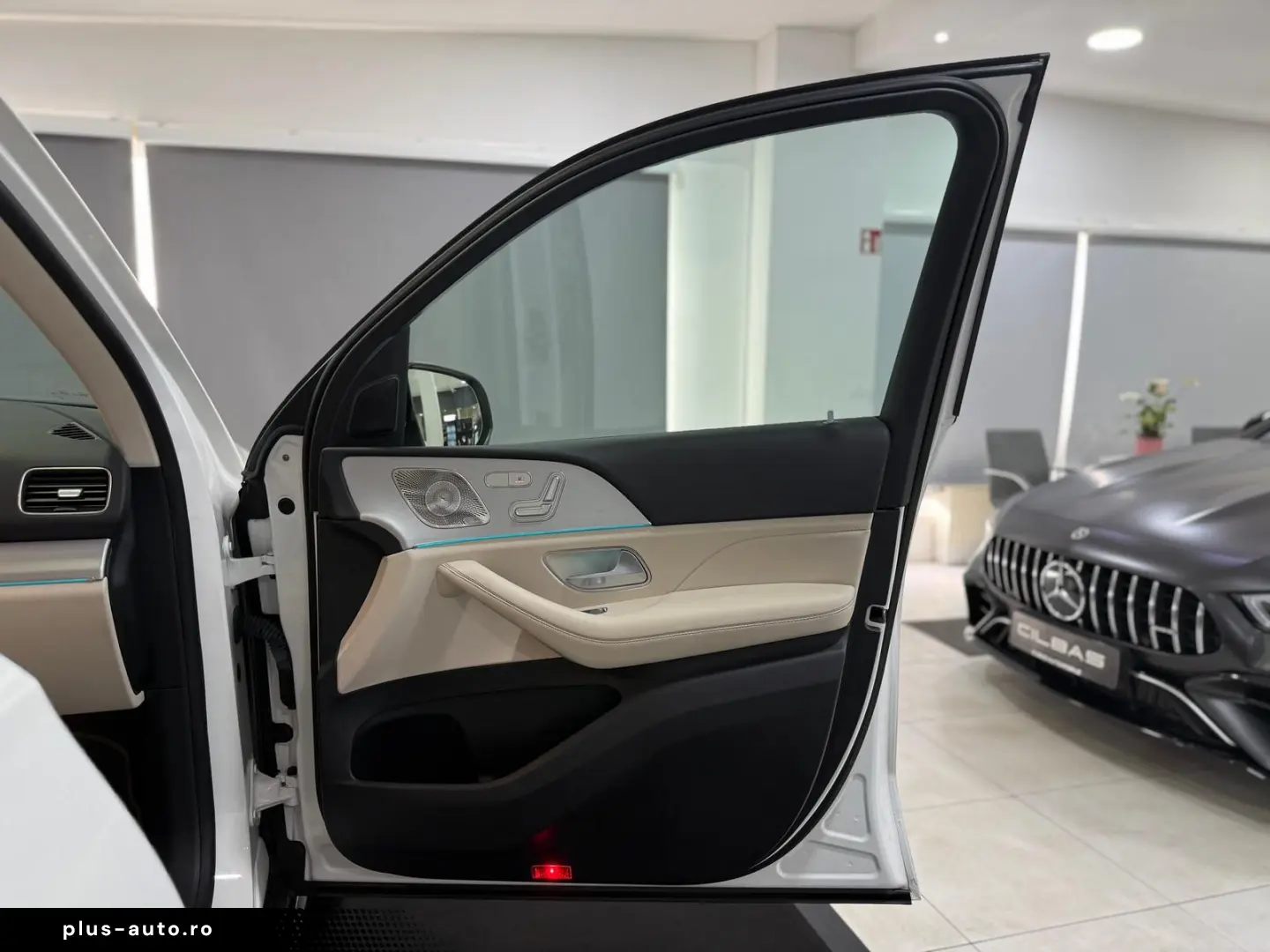 MERCEDES-BENZ GLE 350 de 4M PANO 360 BURM LEDER-BEIGE